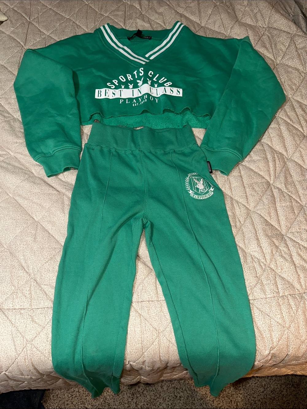 PLAYBOY x missguided Green Womens Sports Club Pants and Matching Crew Neck